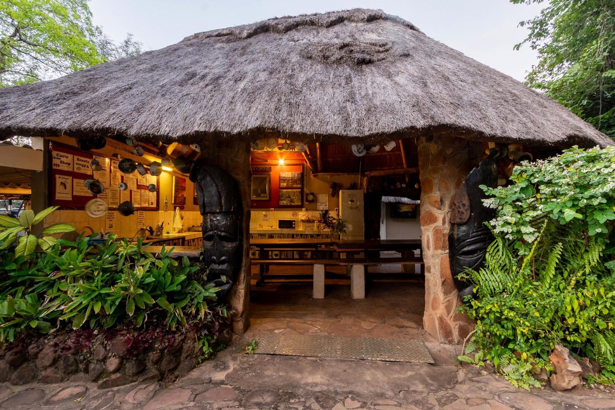 Victoria Falls Backpackers Lodge- Camp Sites 외부 사진